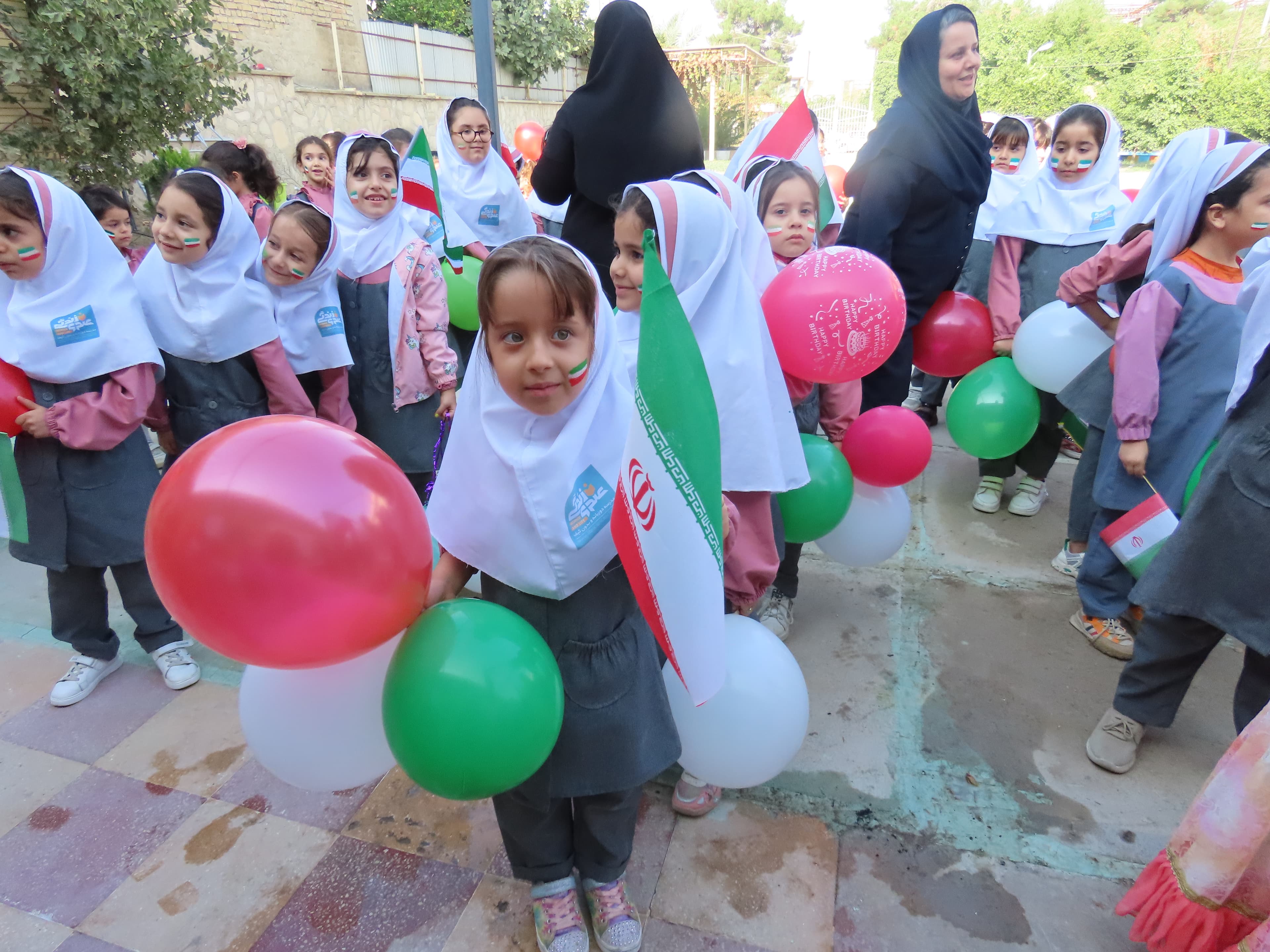 توزیع لباس فرم